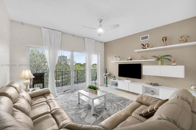 1640 Presidential Way 405, West Palm Beach, FL 33401