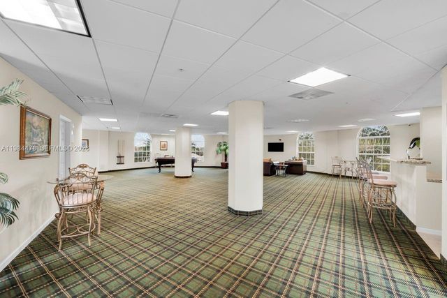 1640 Presidential Way 405, West Palm Beach, FL 33401