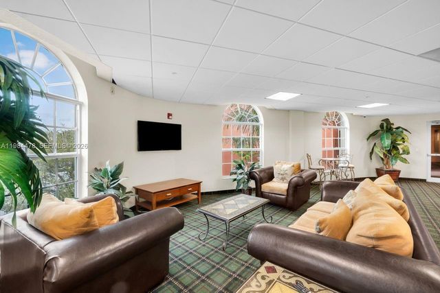 1640 Presidential Way 405, West Palm Beach, FL 33401