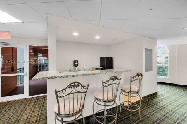 1640 Presidential Way 405, West Palm Beach, FL 33401