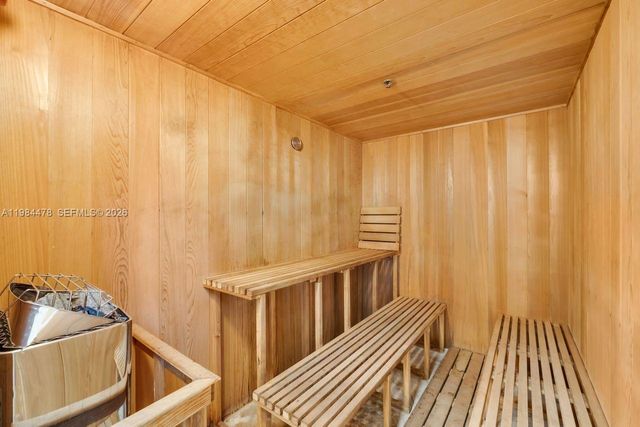 1640 Presidential Way 405, West Palm Beach, FL 33401