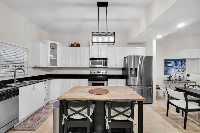 1640 Presidential Way 405, West Palm Beach, FL 33401