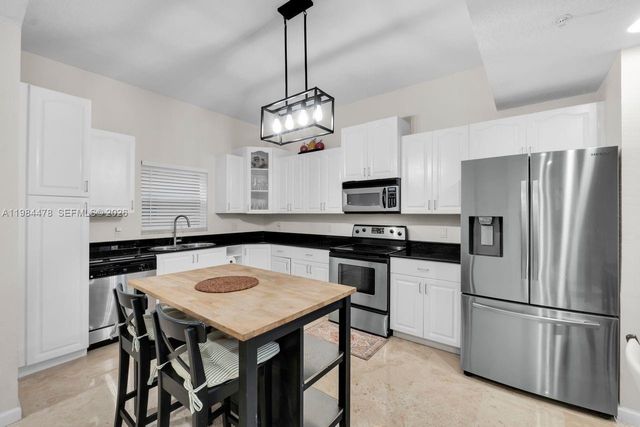 1640 Presidential Way 405, West Palm Beach, FL 33401