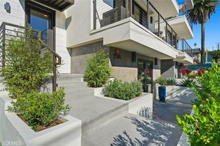 959 5th Street A, Hermosa Beach, CA 90254