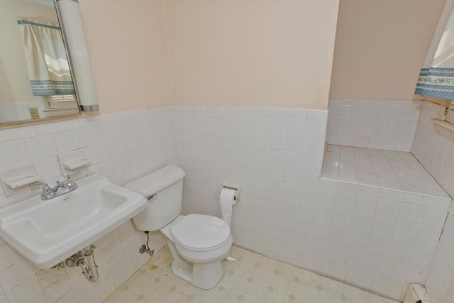 20 Southgate Ave, Westfield, MA 01085