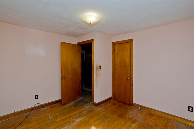20 Southgate Ave, Westfield, MA 01085