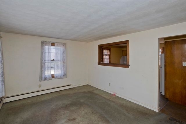 20 Southgate Ave, Westfield, MA 01085