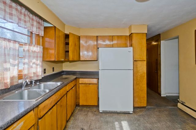 20 Southgate Ave, Westfield, MA 01085