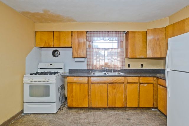 20 Southgate Ave, Westfield, MA 01085