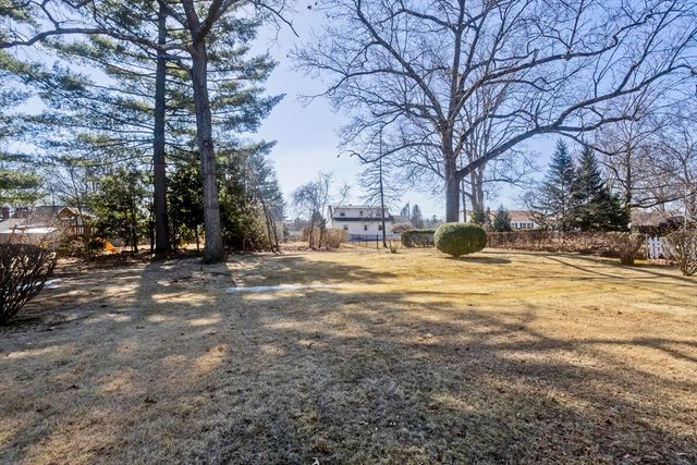 20 Southgate Ave, Westfield, MA 01085