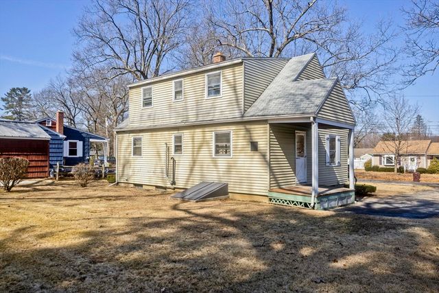 20 Southgate Ave, Westfield, MA 01085