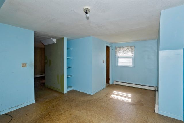 20 Southgate Ave, Westfield, MA 01085