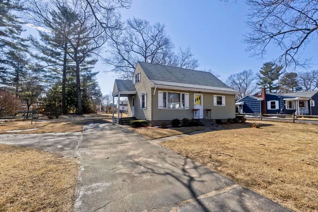 20 Southgate Ave, Westfield, MA 01085