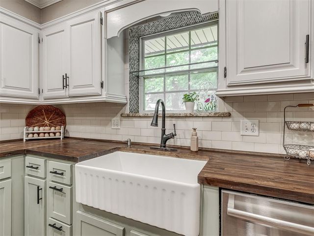 859 S Morgan Road, Blanchard, OK 73010