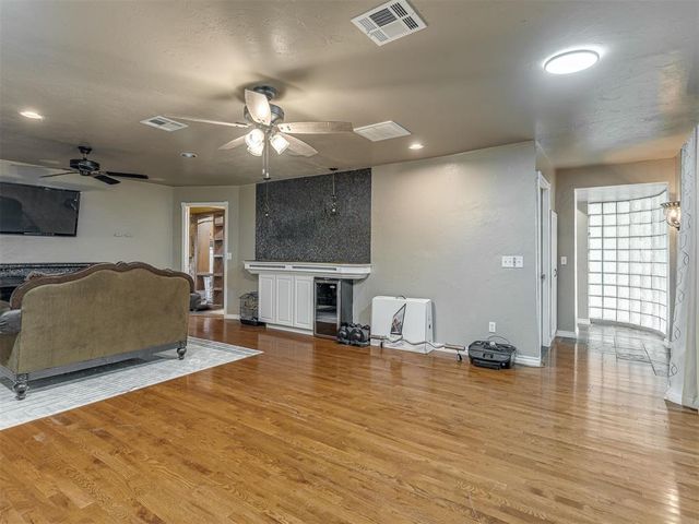 859 S Morgan Road, Blanchard, OK 73010
