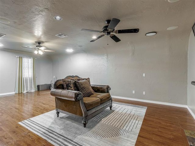 859 S Morgan Road, Blanchard, OK 73010