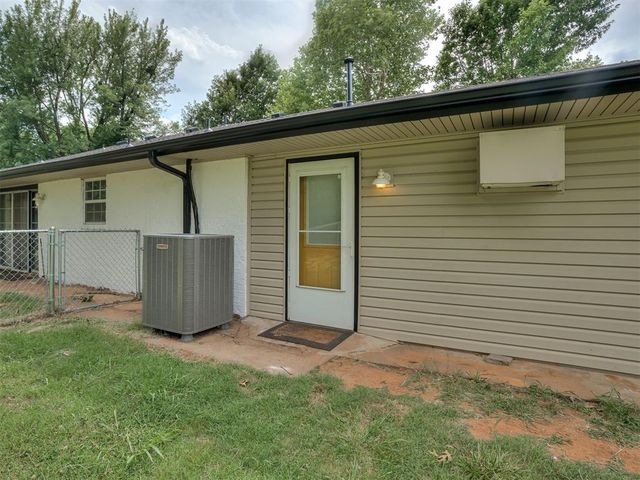 859 S Morgan Road, Blanchard, OK 73010