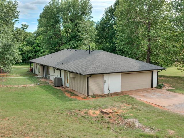 859 S Morgan Road, Blanchard, OK 73010