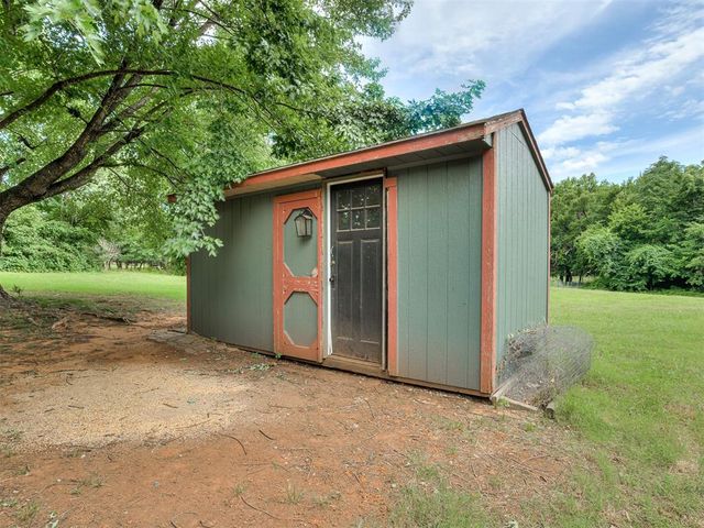 859 S Morgan Road, Blanchard, OK 73010