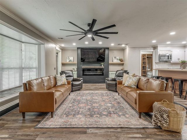 859 S Morgan Road, Blanchard, OK 73010