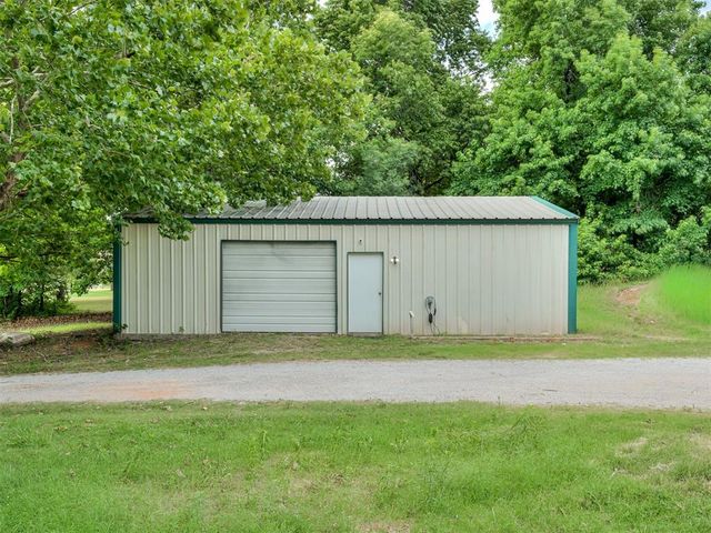 859 S Morgan Road, Blanchard, OK 73010