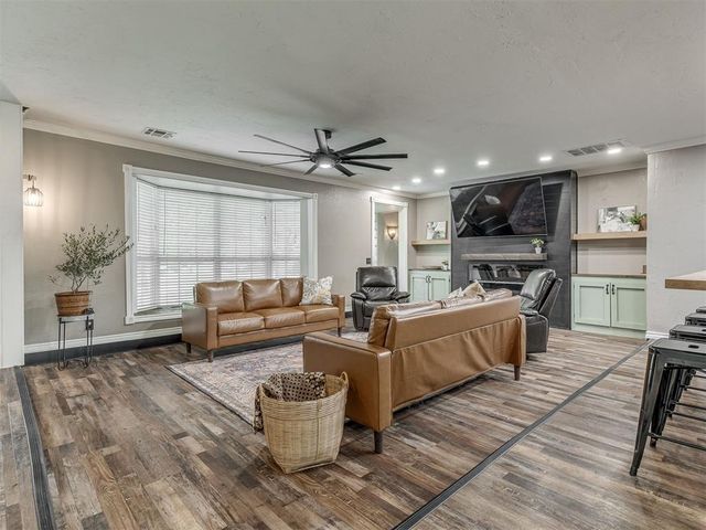 859 S Morgan Road, Blanchard, OK 73010