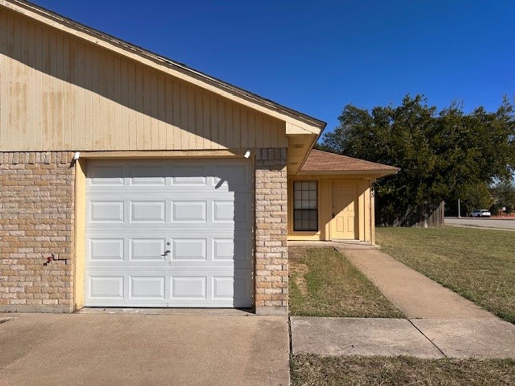 841 White Rock Street 843, Saginaw, TX 76179