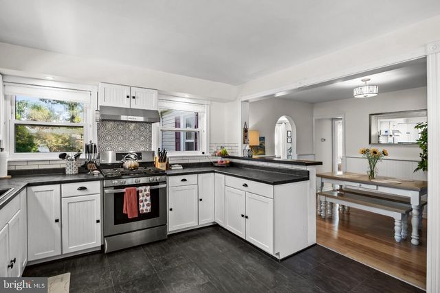 401 N CLINTON AVE, Wenonah, NJ 08090