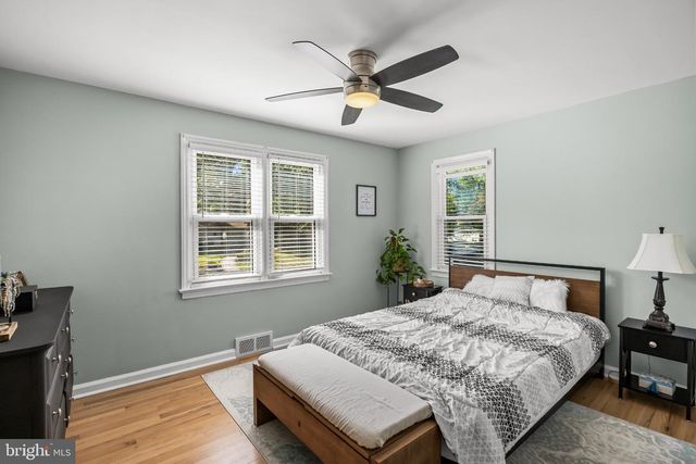 401 N CLINTON AVE, Wenonah, NJ 08090