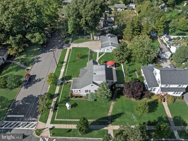 401 N CLINTON AVE, Wenonah, NJ 08090