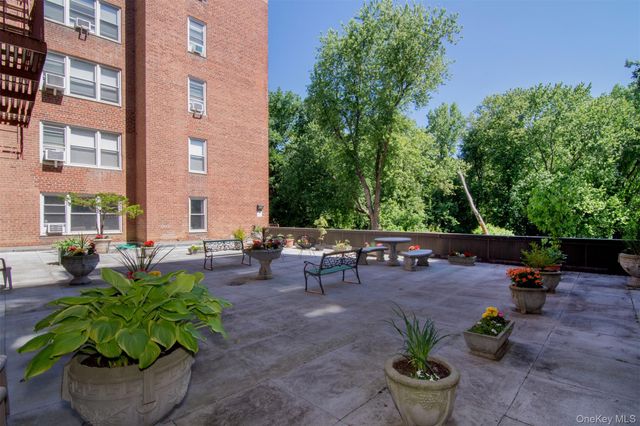 1111 Midland Avenue 2C, Bronxville, NY 10708