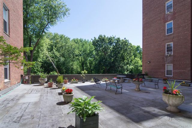 1111 Midland Avenue 2C, Bronxville, NY 10708