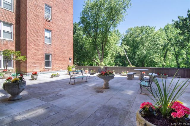 1111 Midland Avenue 2C, Bronxville, NY 10708
