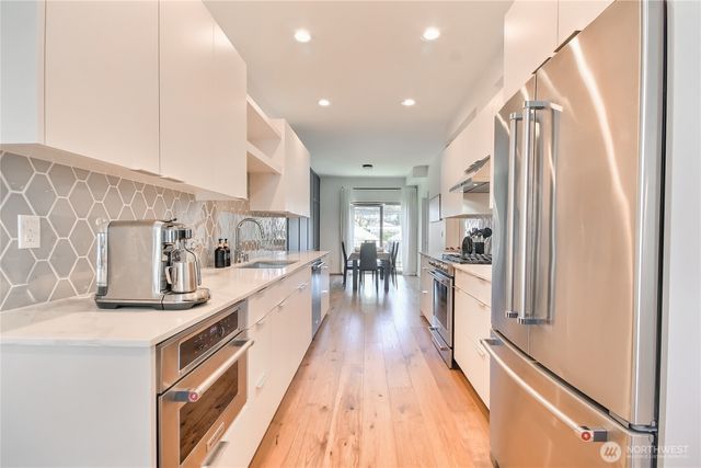 3025 62nd Avenue SW, Seattle, WA 98116