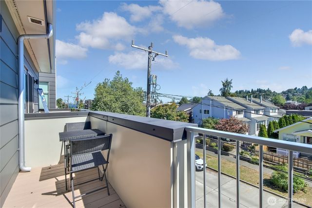 3025 62nd Avenue SW, Seattle, WA 98116