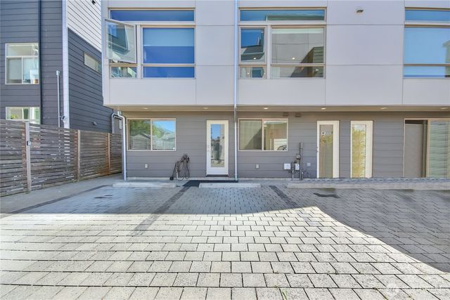 3025 62nd Avenue SW, Seattle, WA 98116