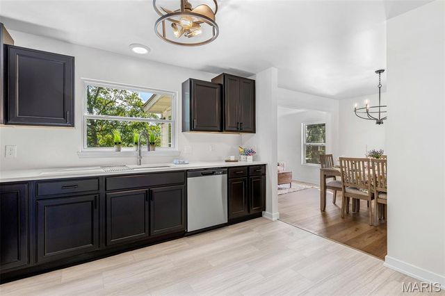 8560 W Shore Drive, Hillsboro, MO 63050