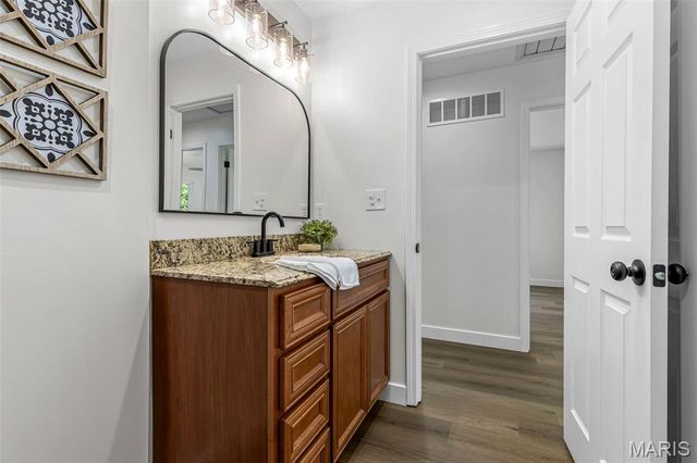 8560 W Shore Drive, Hillsboro, MO 63050
