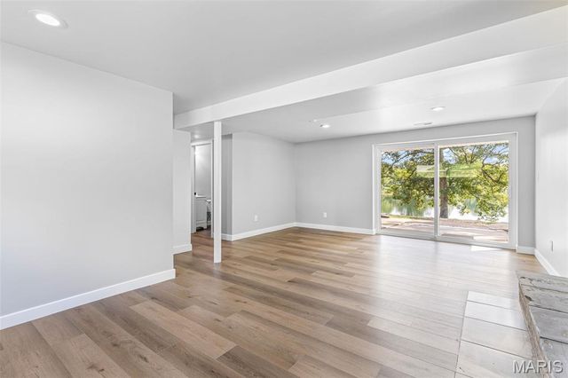 8560 W Shore Drive, Hillsboro, MO 63050