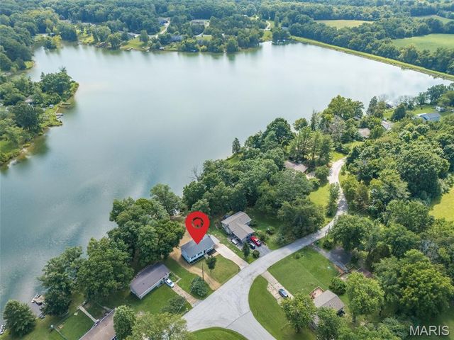 8560 W Shore Drive, Hillsboro, MO 63050