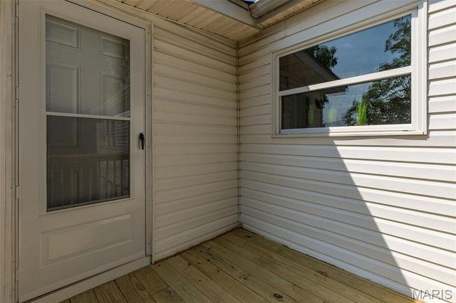 8560 W Shore Drive, Hillsboro, MO 63050