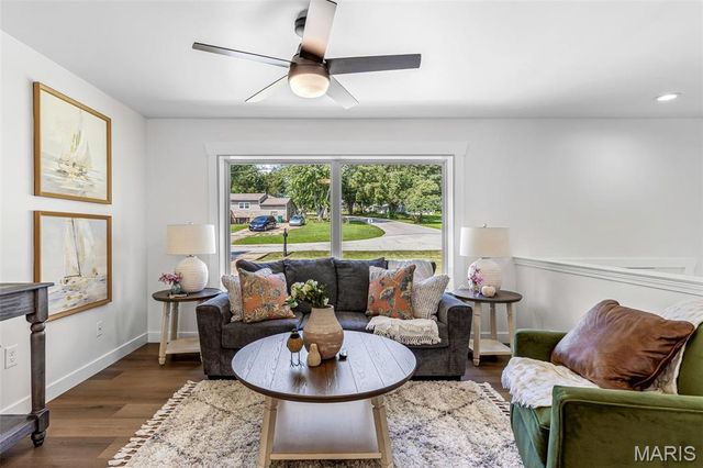 8560 W Shore Drive, Hillsboro, MO 63050