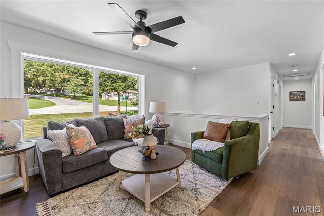 8560 W Shore Drive, Hillsboro, MO 63050
