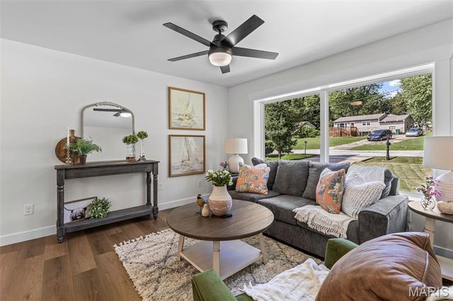 8560 W Shore Drive, Hillsboro, MO 63050