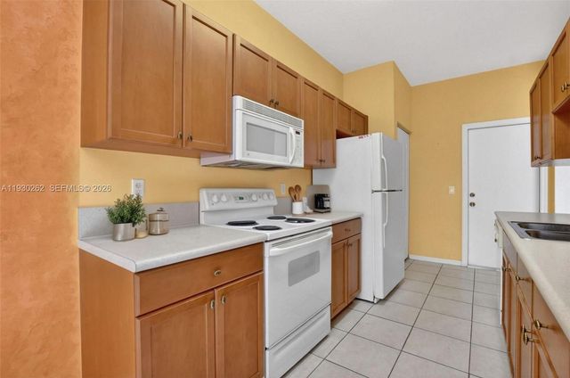 445 Rainbow Springs Ter, Royal Palm Beach, FL 33411