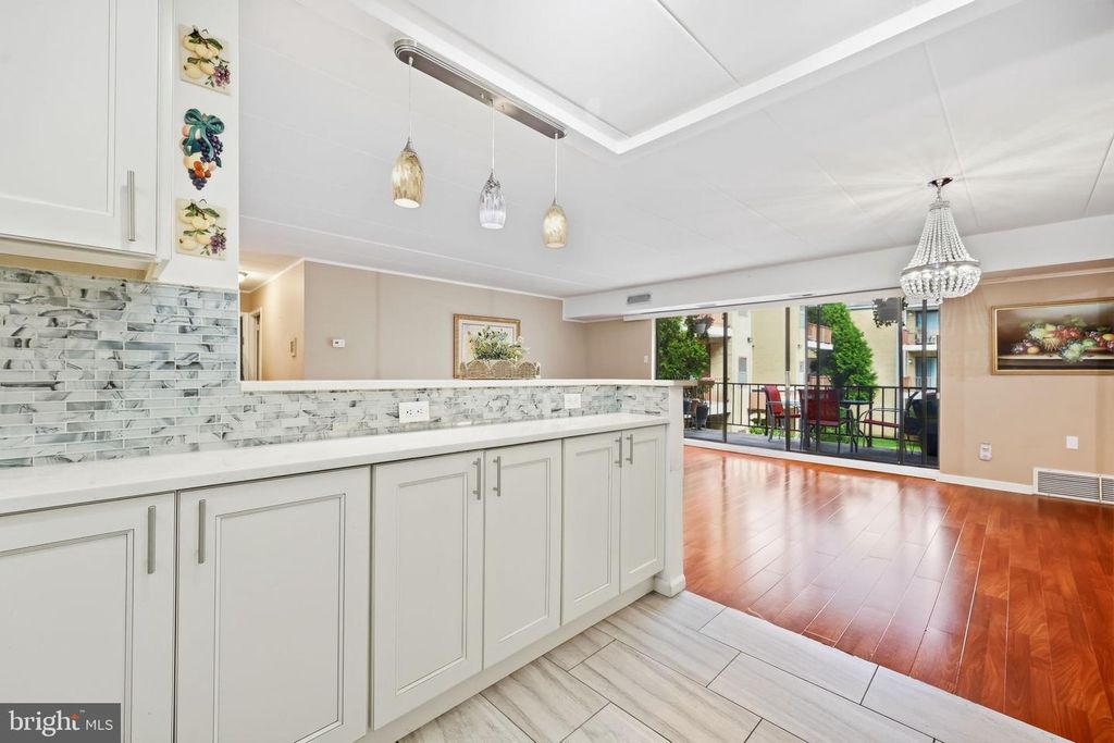 8920 KREWSTOWN RD #215, Philadelphia, PA 19115 — photo 2