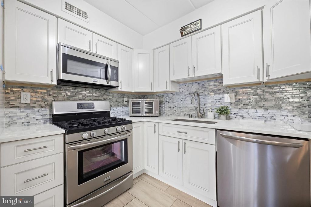 8920 KREWSTOWN RD #215, Philadelphia, PA 19115 — photo 3