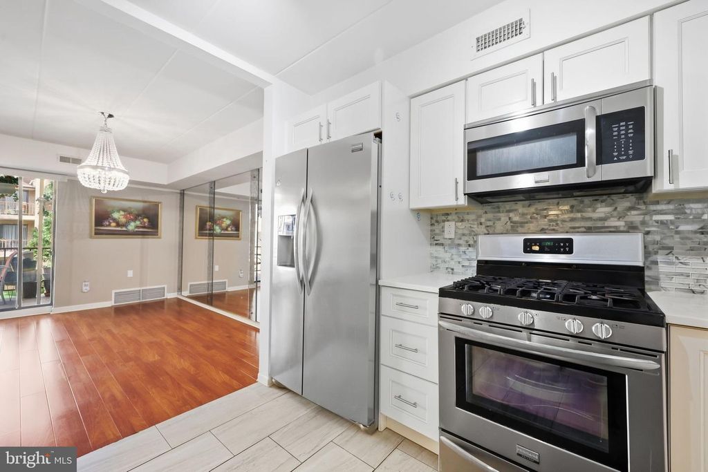 8920 KREWSTOWN RD #215, Philadelphia, PA 19115 — photo 4