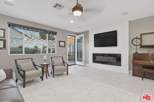 445 Edgewood Drive, Fillmore, CA 93015