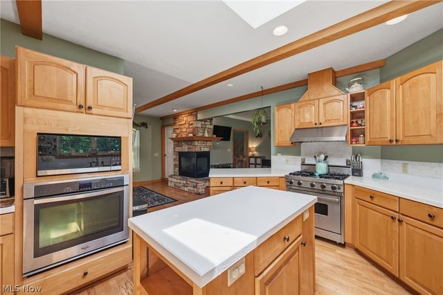 6308 Manchester Road, New Franklin, OH 44216